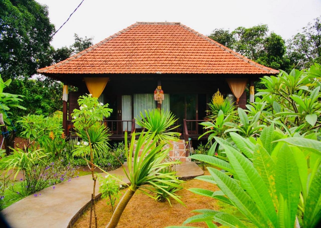 Titi Hostel Nusa Lembongan  Exterior photo